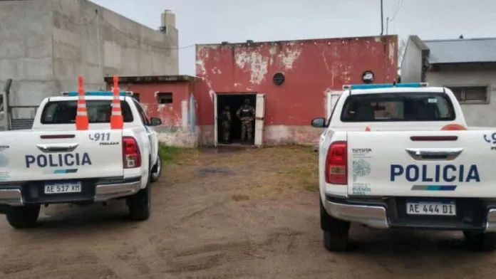 detenidos-scaled-1-696x392