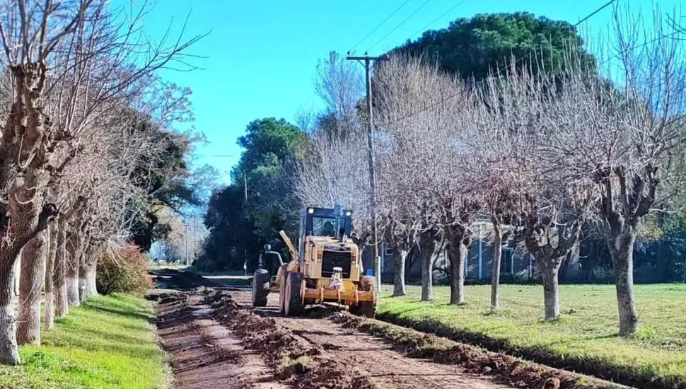 Cuadrillas-municipales-realizan-tareas-de-mantenimiento-en-Berdier-5ab3d5