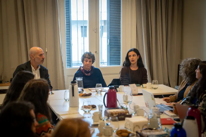 984680-charla-20migrante-201