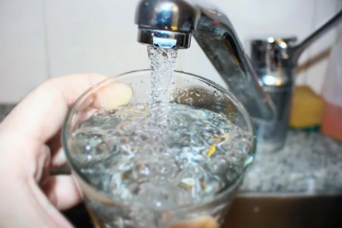 957875-agua-canilla_0