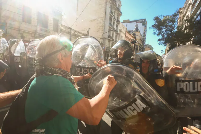 978923-4_0-6nLoZ2-768x512