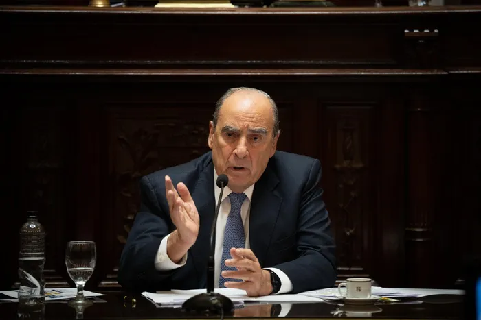 961291-guillermo-20francos3