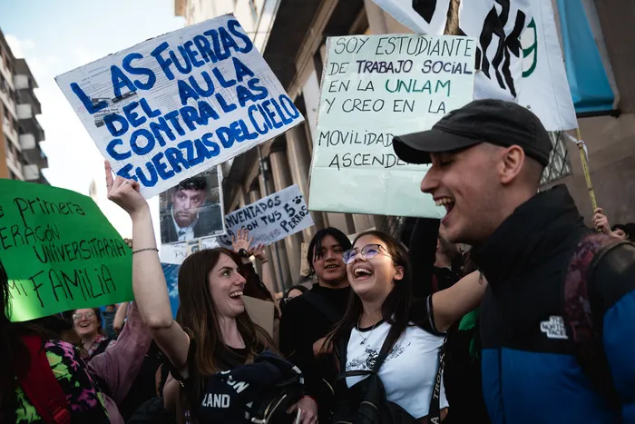938793-marcha-20universitaria-202-20de-20octubre-20por-20alejandra-20morasano-202