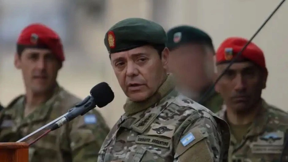 69222453d7c10_940_529!