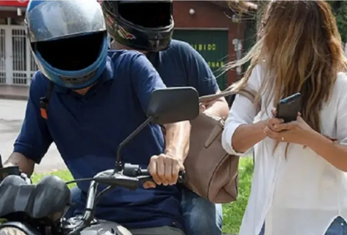 motochorro-696x471