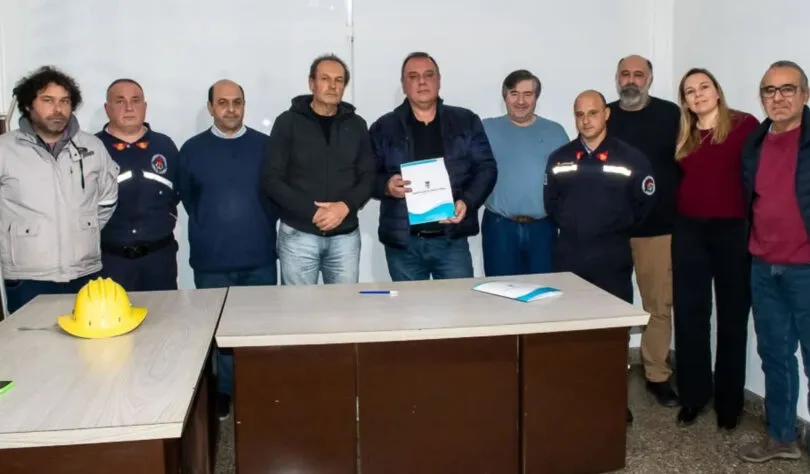 convenio-bomberos-e1749752195599-810x474