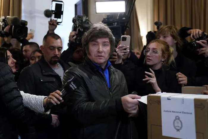 982059-javier-20milei-20voto