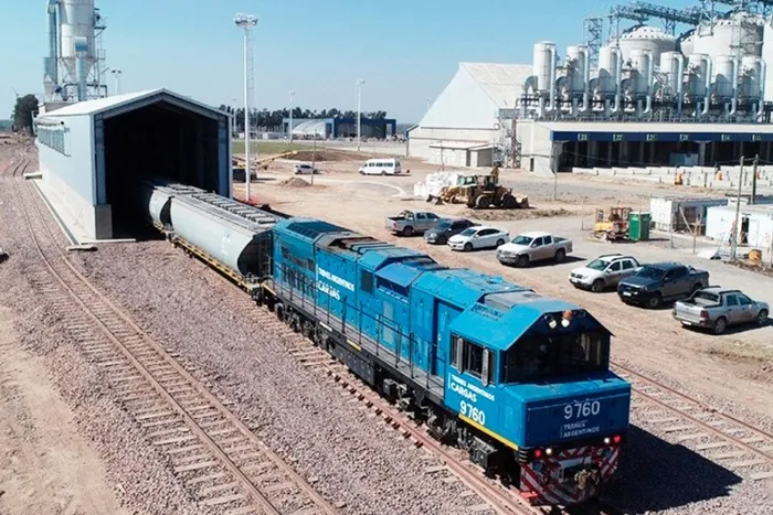 945280-tren-20de-20cargas